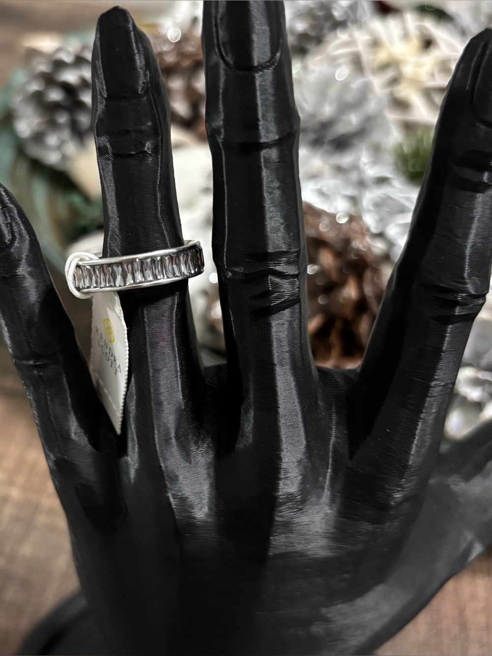 Kendra Scott Crystal Band Ring - Picture 7 of 8